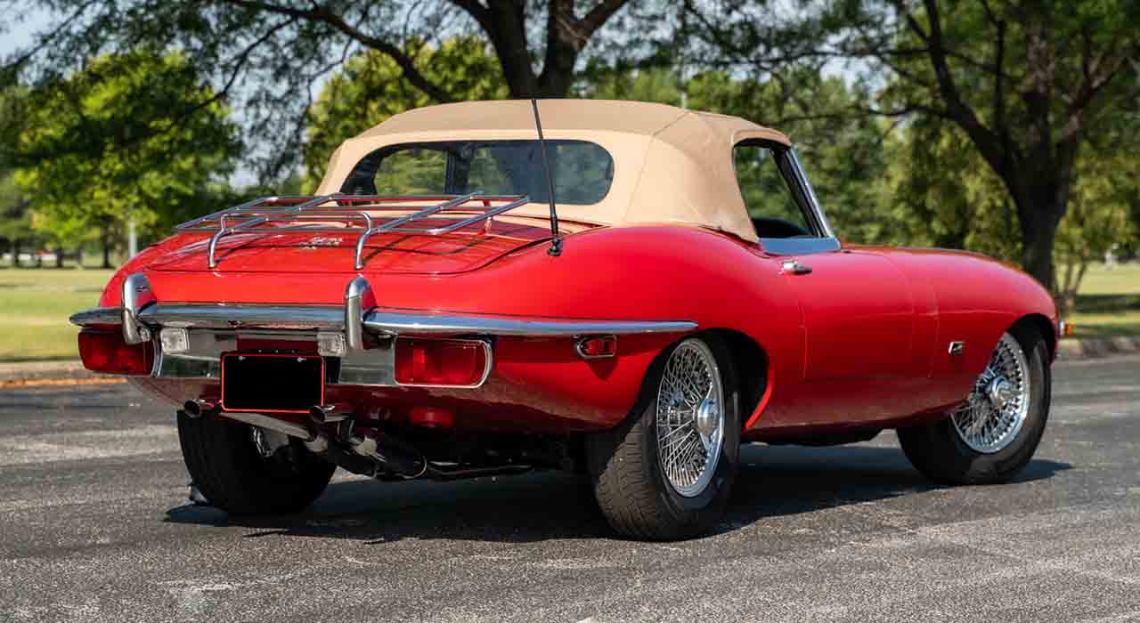 2nd Image of a 1971 JAGUAR XKE