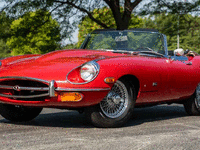 Image 2 of 14 of a 1971 JAGUAR XKE