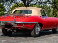 Image 3 of 14 of a 1971 JAGUAR XKE