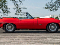 Image 5 of 14 of a 1971 JAGUAR XKE