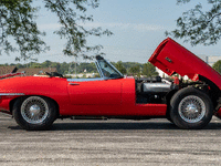 Image 6 of 14 of a 1971 JAGUAR XKE