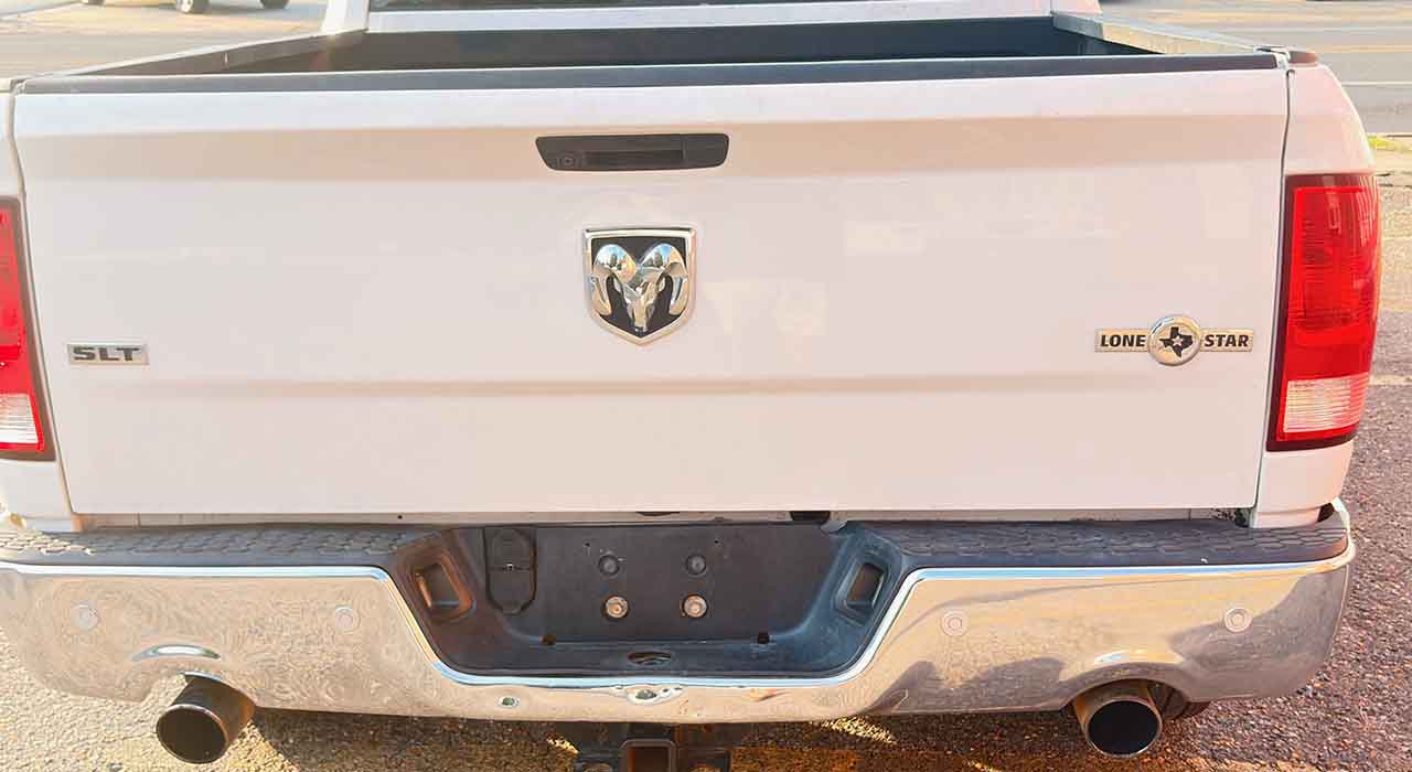 3rd Image of a 2016 RAM 1500 SLT