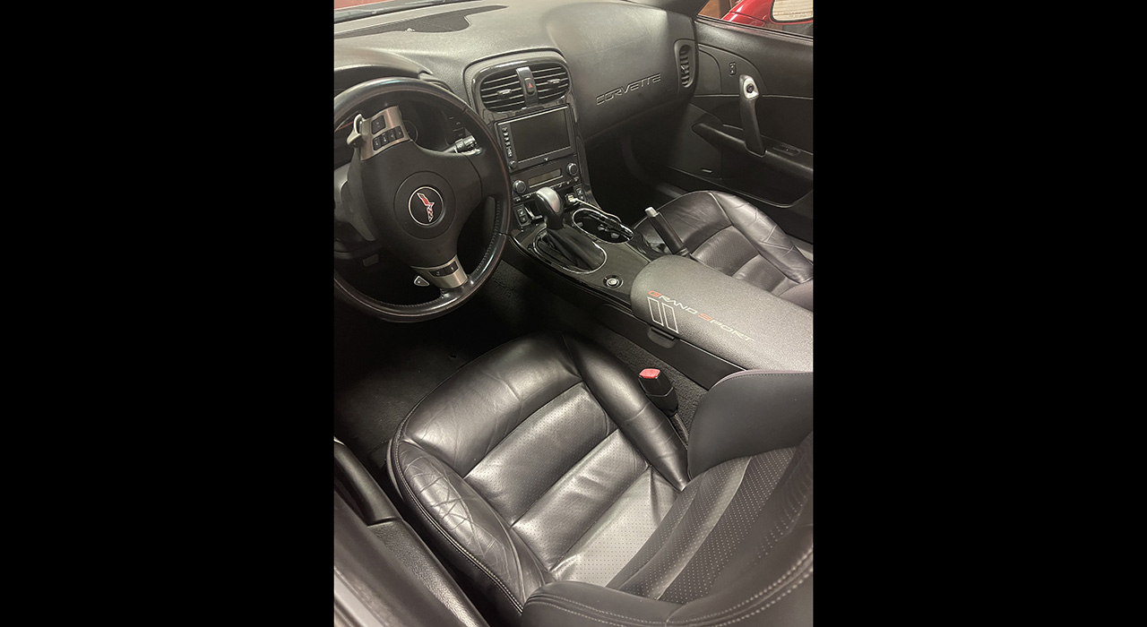 3rd Image of a 2011 CHEVROLET CORVETTE GRAND SPORT 3LT