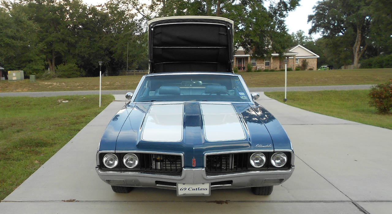 2nd Image of a 1969 OLDSMOBILE CUTLASS S