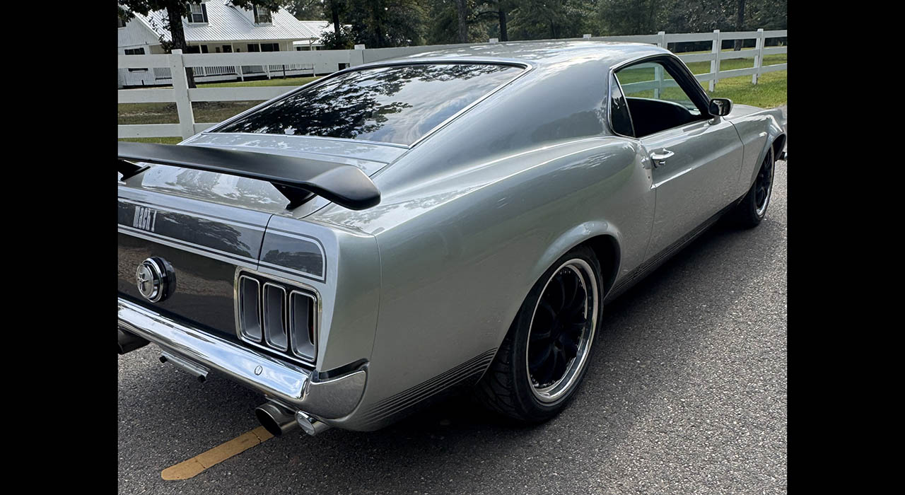 2nd Image of a 1970 FORD MUSTANG