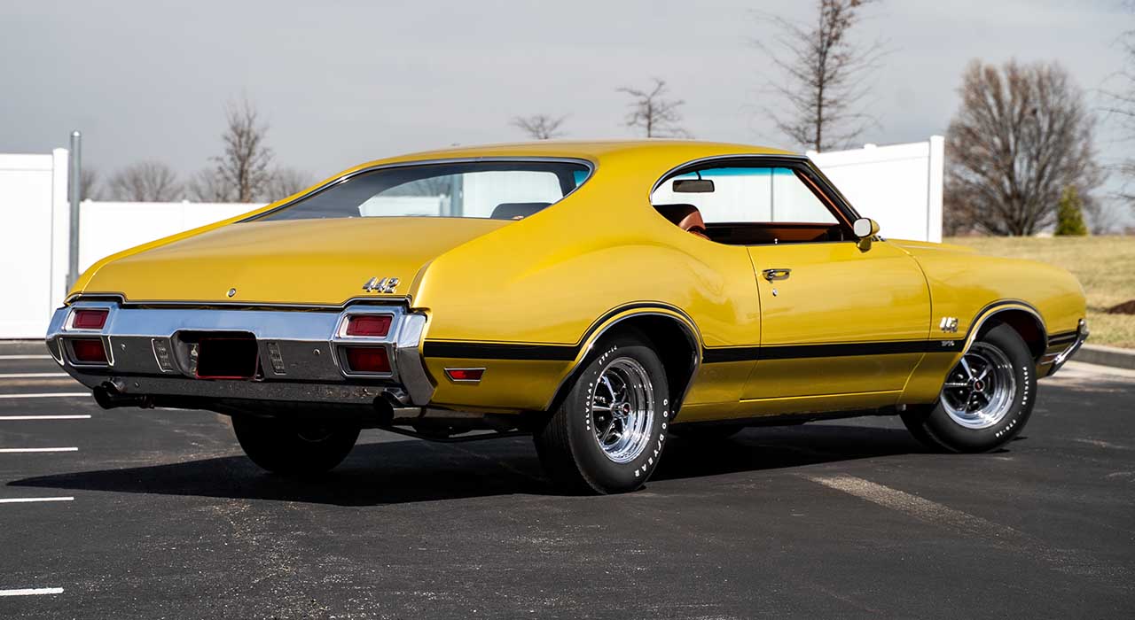 3rd Image of a 1971 OLDSMOBILE 442 W-30