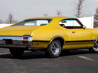 Image 4 of 18 of a 1971 OLDSMOBILE 442 W-30