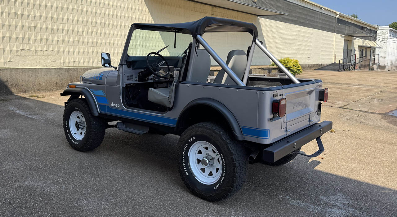 2nd Image of a 1983 JEEP RENEGADE CJ7
