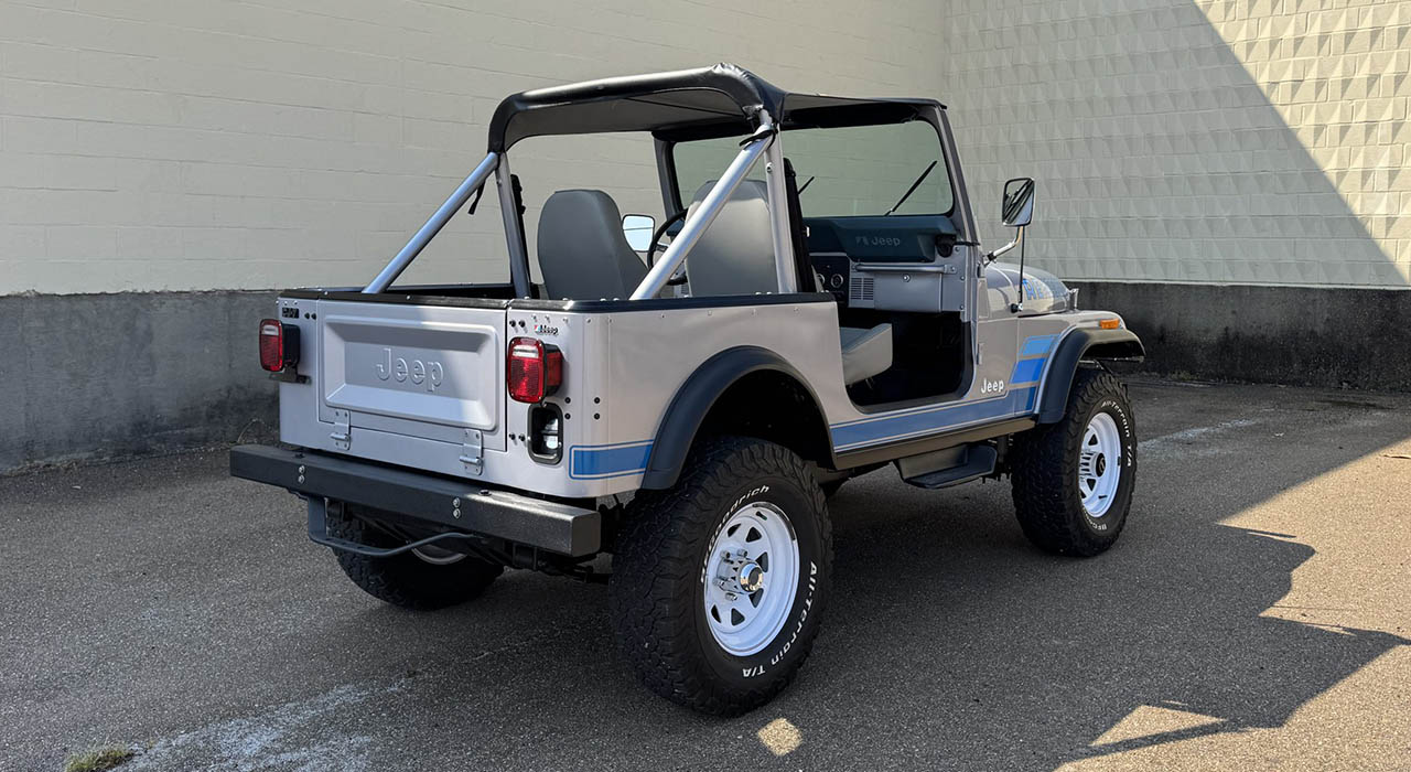 3rd Image of a 1983 JEEP RENEGADE CJ7