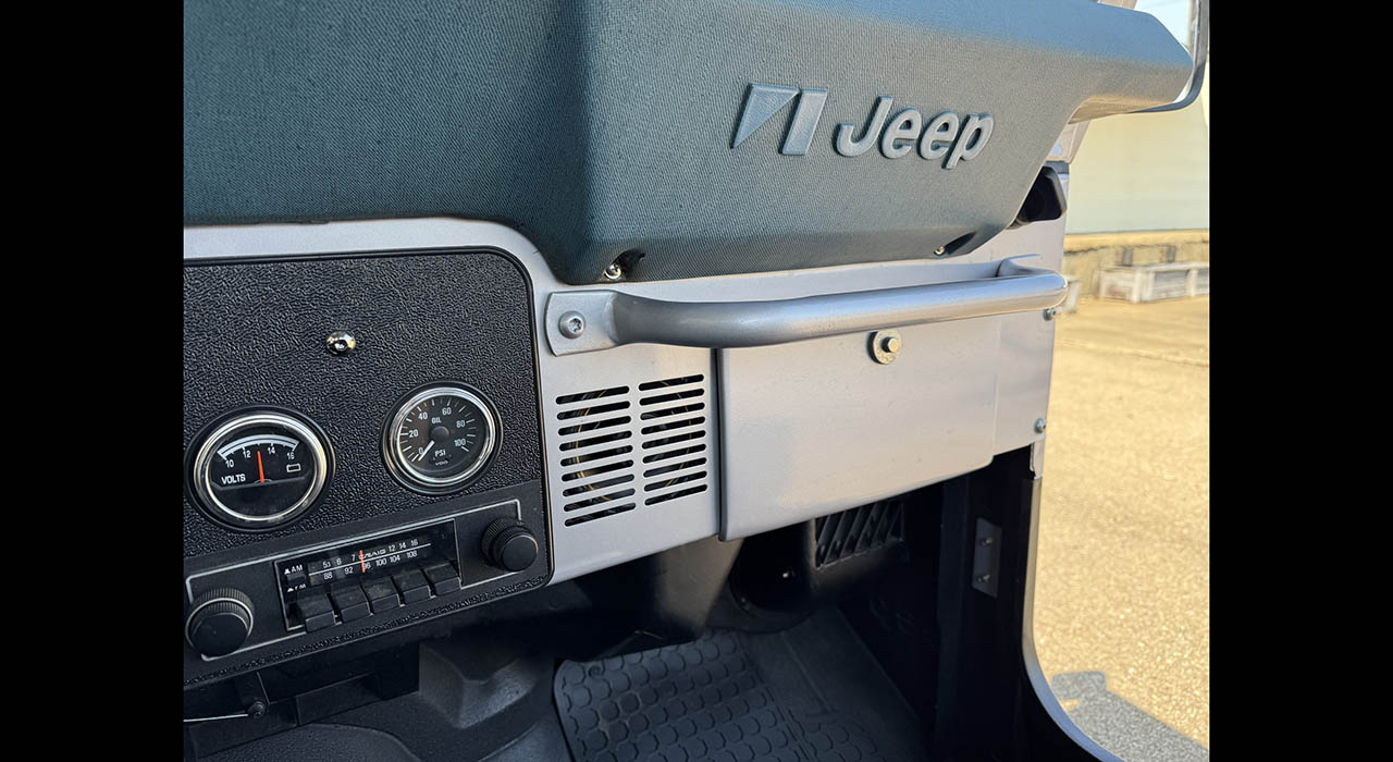 22nd Image of a 1983 JEEP RENEGADE CJ7