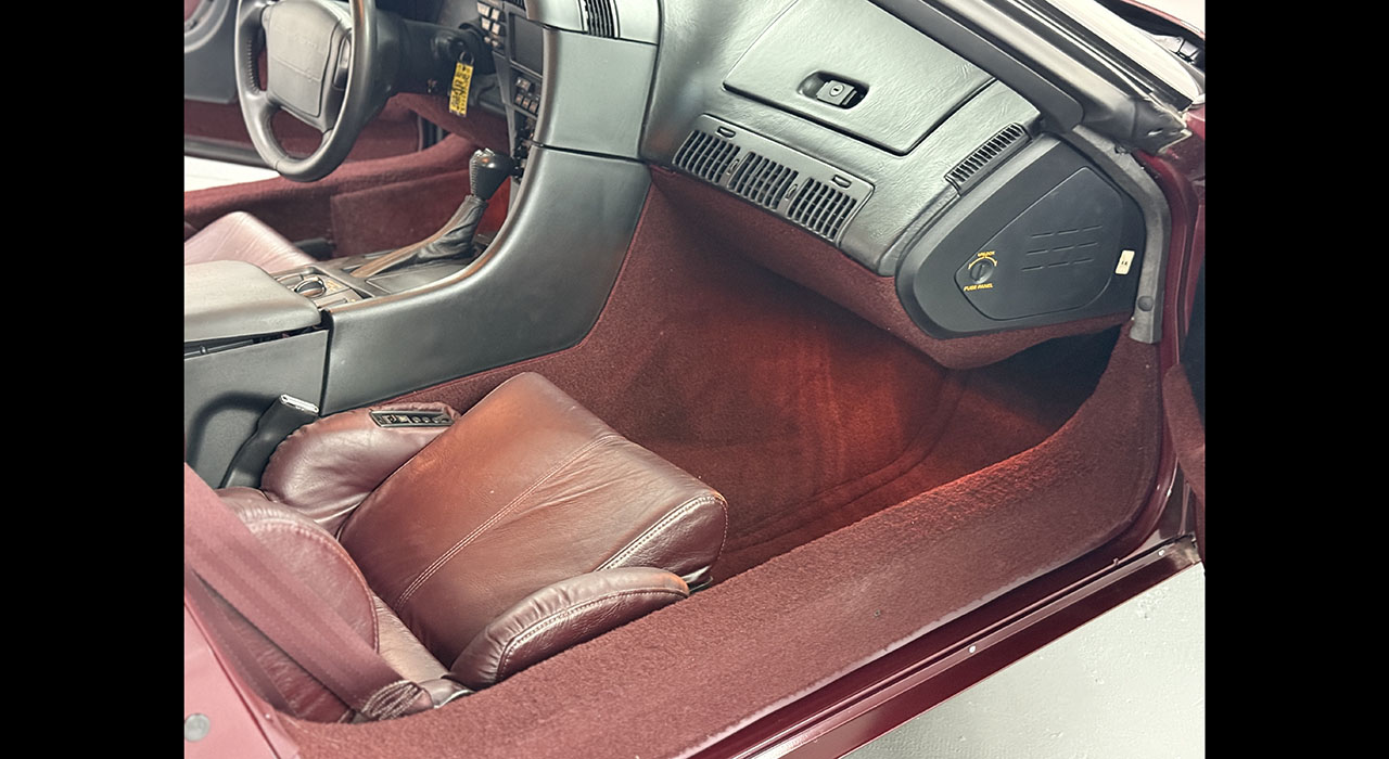 17th Image of a 1993 CHEVROLET CORVETTE