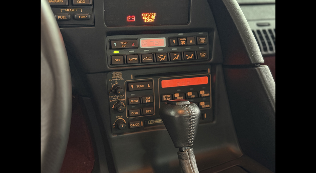 22nd Image of a 1993 CHEVROLET CORVETTE