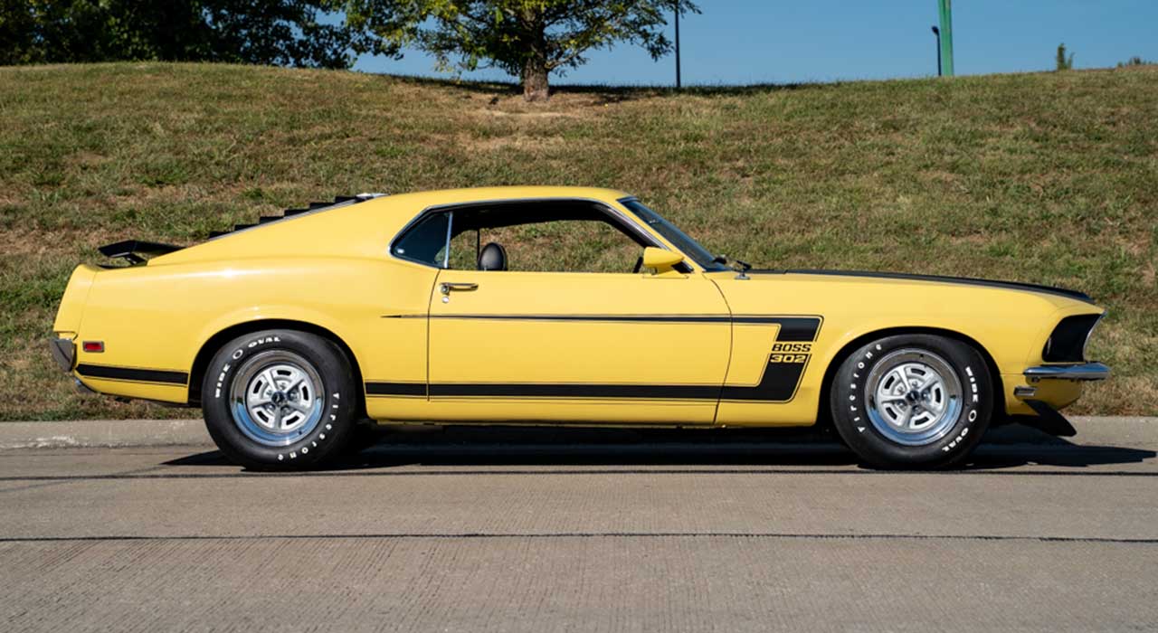 3rd Image of a 1969 FORD MUSTANG BOSS
