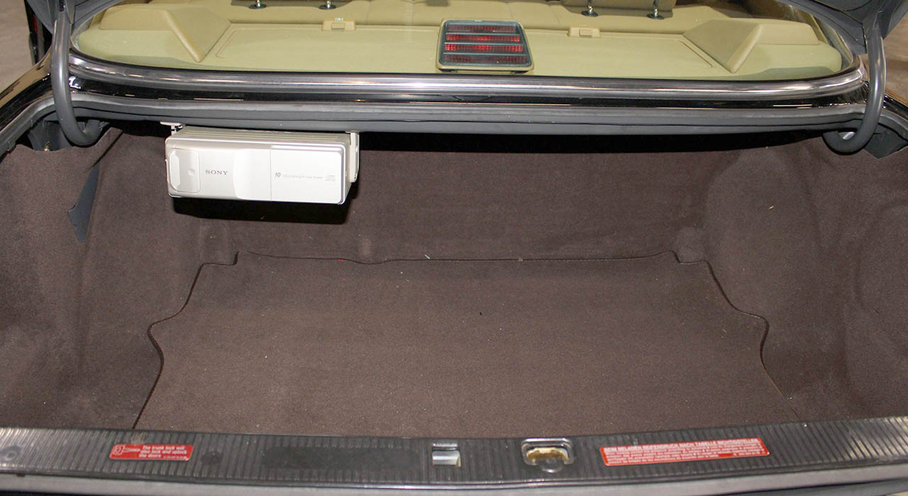 9th Image of a 1990 MERCEDES-BENZ 300 SE