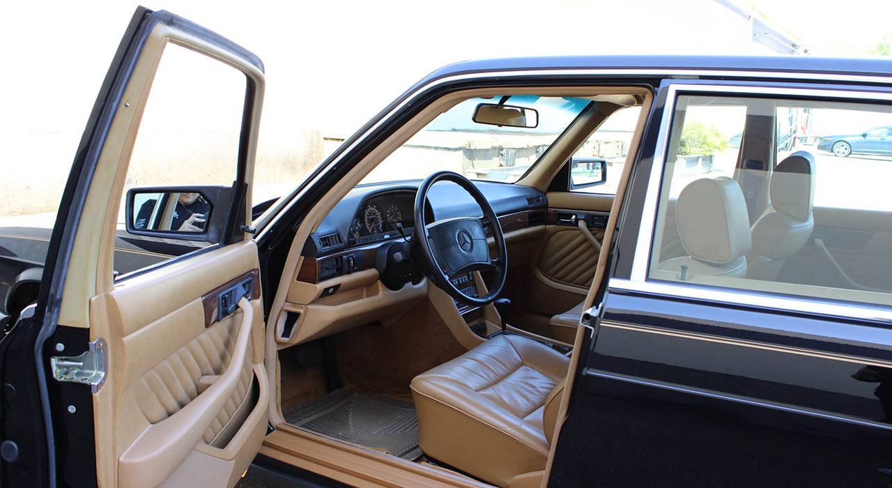 11th Image of a 1990 MERCEDES-BENZ 300 SE