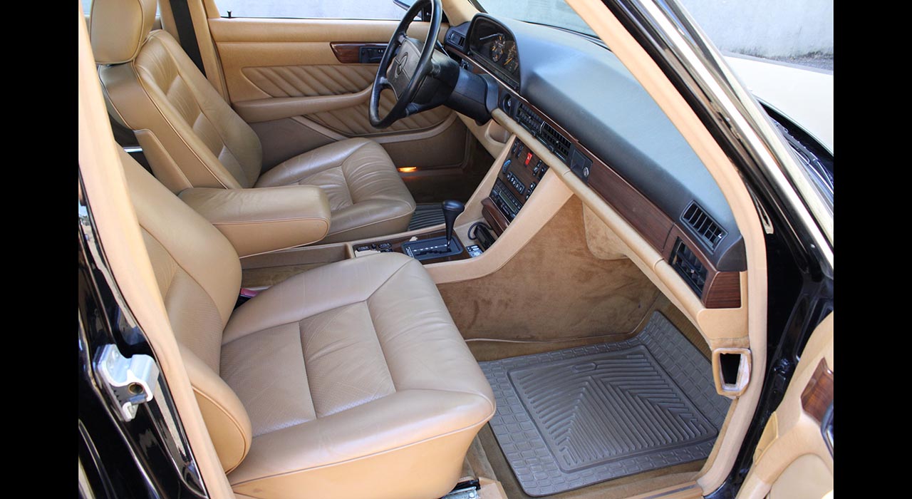 17th Image of a 1990 MERCEDES-BENZ 300 SE