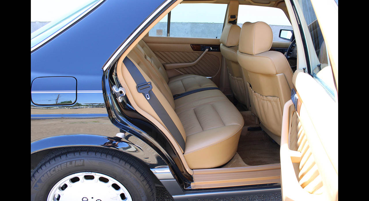 18th Image of a 1990 MERCEDES-BENZ 300 SE