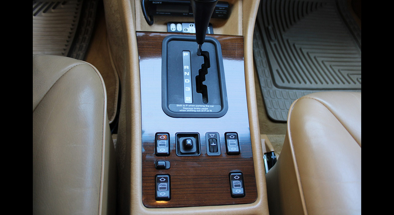 22nd Image of a 1990 MERCEDES-BENZ 300 SE
