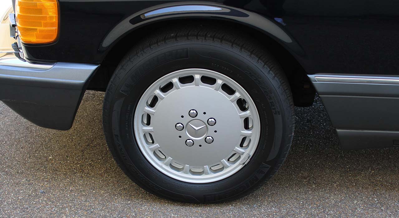 25th Image of a 1990 MERCEDES-BENZ 300 SE