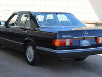 Image 3 of 27 of a 1990 MERCEDES-BENZ 300 SE