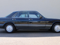 Image 5 of 27 of a 1990 MERCEDES-BENZ 300 SE