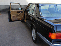 Image 11 of 27 of a 1990 MERCEDES-BENZ 300 SE