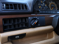 Image 20 of 27 of a 1990 MERCEDES-BENZ 300 SE
