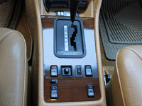 Image 23 of 27 of a 1990 MERCEDES-BENZ 300 SE