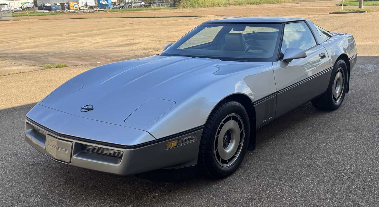 0th Image of a 1985 CHEVROLET CORVETTE