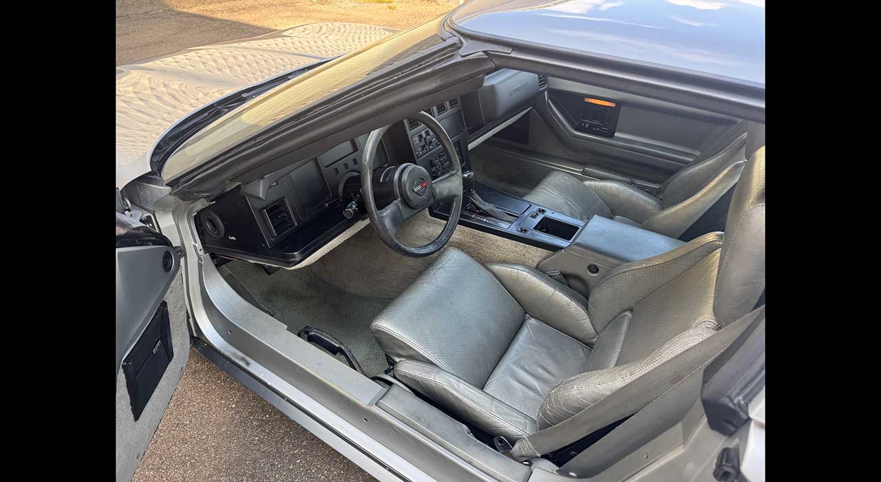 12th Image of a 1985 CHEVROLET CORVETTE
