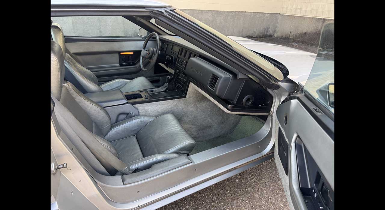 16th Image of a 1985 CHEVROLET CORVETTE