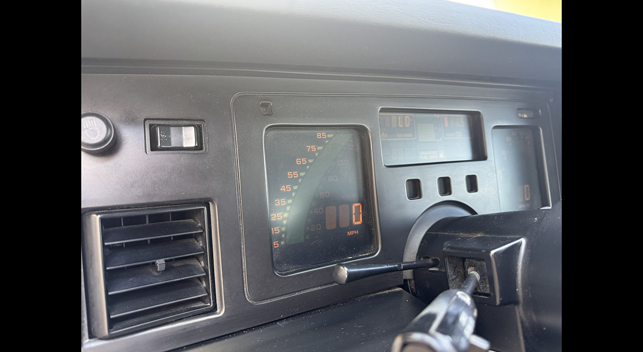 17th Image of a 1985 CHEVROLET CORVETTE
