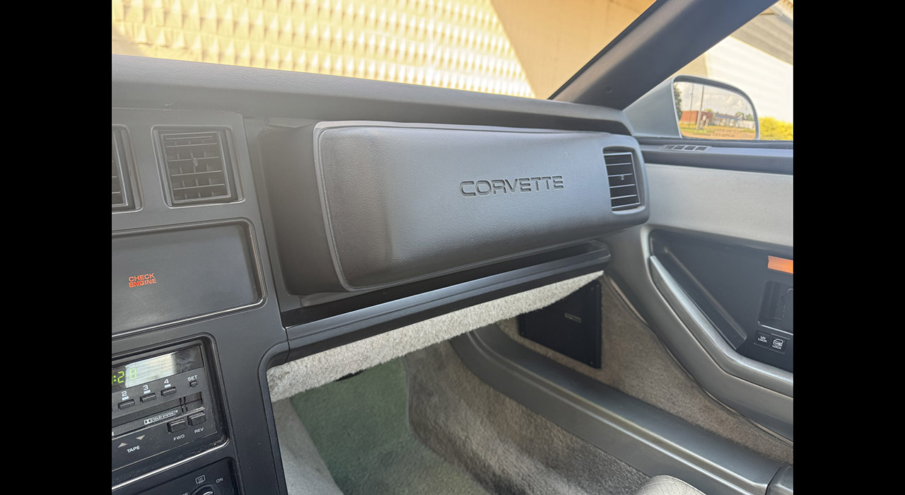 21st Image of a 1985 CHEVROLET CORVETTE