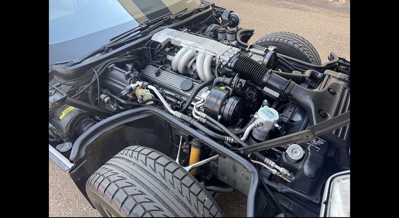 26th Image of a 1985 CHEVROLET CORVETTE