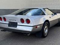 Image 4 of 27 of a 1985 CHEVROLET CORVETTE