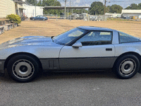 Image 5 of 27 of a 1985 CHEVROLET CORVETTE