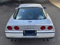 Image 10 of 27 of a 1985 CHEVROLET CORVETTE