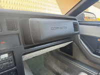 Image 22 of 27 of a 1985 CHEVROLET CORVETTE