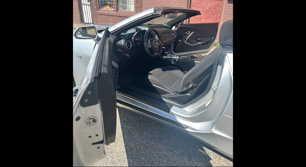 9th Image of a 2018 CHEVROLET CAMARO R/S