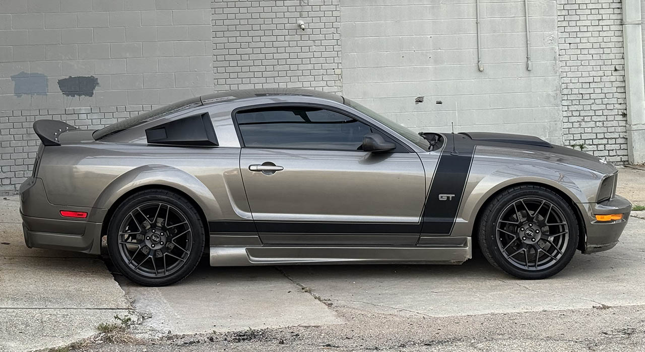 0th Image of a 2005 FORD MUSTANG GT