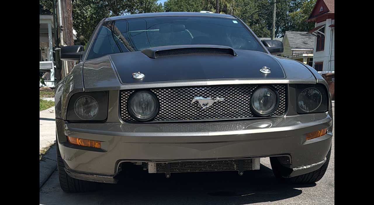 5th Image of a 2005 FORD MUSTANG GT