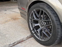 Image 8 of 14 of a 2005 FORD MUSTANG GT