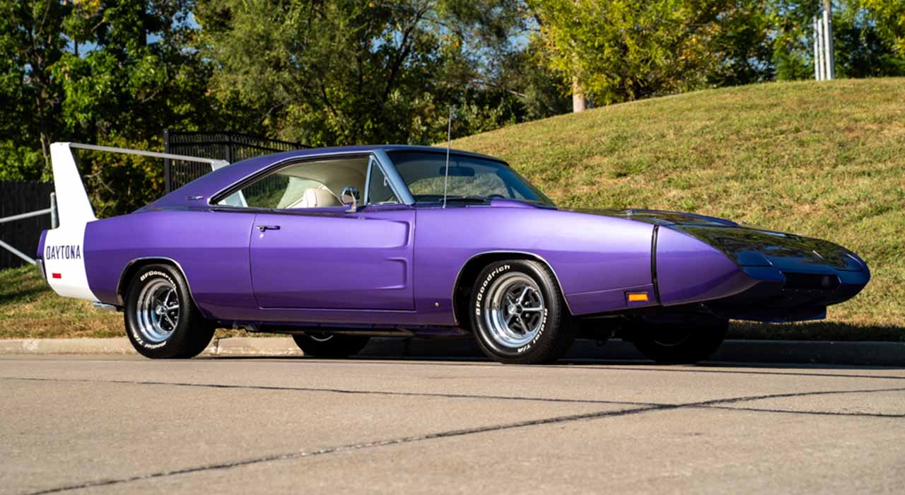1st Image of a 1970 DODGE CHARGER DAYTONA