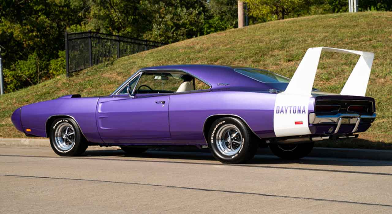 2nd Image of a 1970 DODGE CHARGER DAYTONA