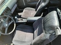 Image 5 of 10 of a 1981 CHEVROLET CAMARO