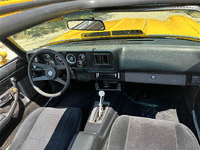 Image 8 of 10 of a 1981 CHEVROLET CAMARO