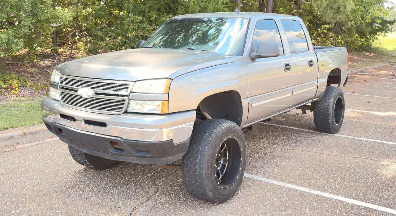 0th Image of a 2005 CHEVROLET SILVERADO Z71 4X4