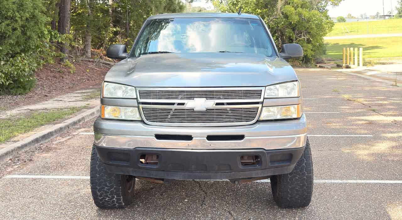 2nd Image of a 2005 CHEVROLET SILVERADO Z71 4X4