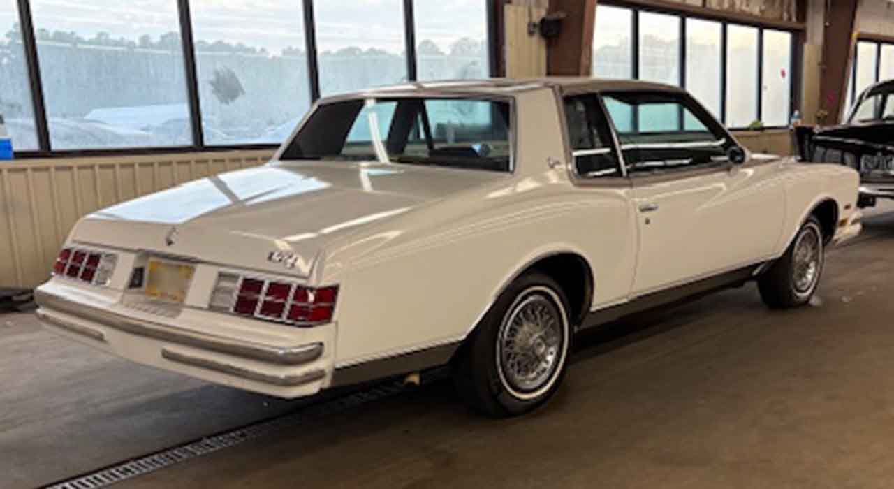 3rd Image of a 1980 CHEVROLET MONTE CARLO