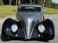 Image 6 of 21 of a 1939 FORD DELUXE
